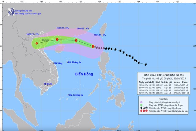 Siêu bão số 9 đang di chuyển rất nhanh trên Biển Đông, ảnh hưởng đến đất liền rất sớm